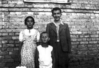 Ana, Samuelis ir Mošė Kuklianskiai. Alytus, 1938 