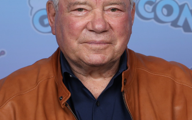 William_Shatner_Photo_Op_GalaxyCon_Richmond_2023-c29c3bae6f7625cbe158ee0f181688f7.jpg